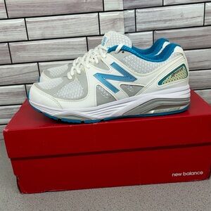 New Balance 1540 V2 size 6 2E(Wide Fit) Blue/gray/white running/walking shoe
